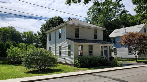 16 Willow Street Brattleboro VT 05301
