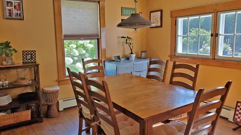 16 Willow Street Brattleboro VT 05301