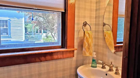 16 Willow Street Brattleboro VT 05301