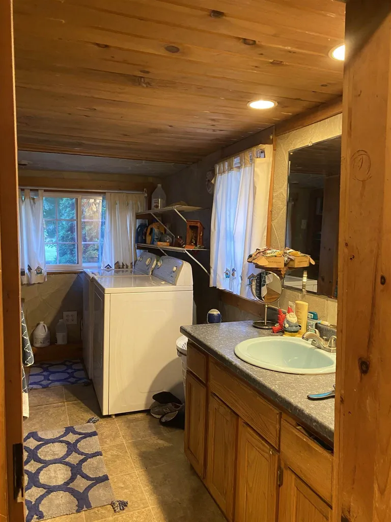 108 Old Church Road Claremont NH 03743