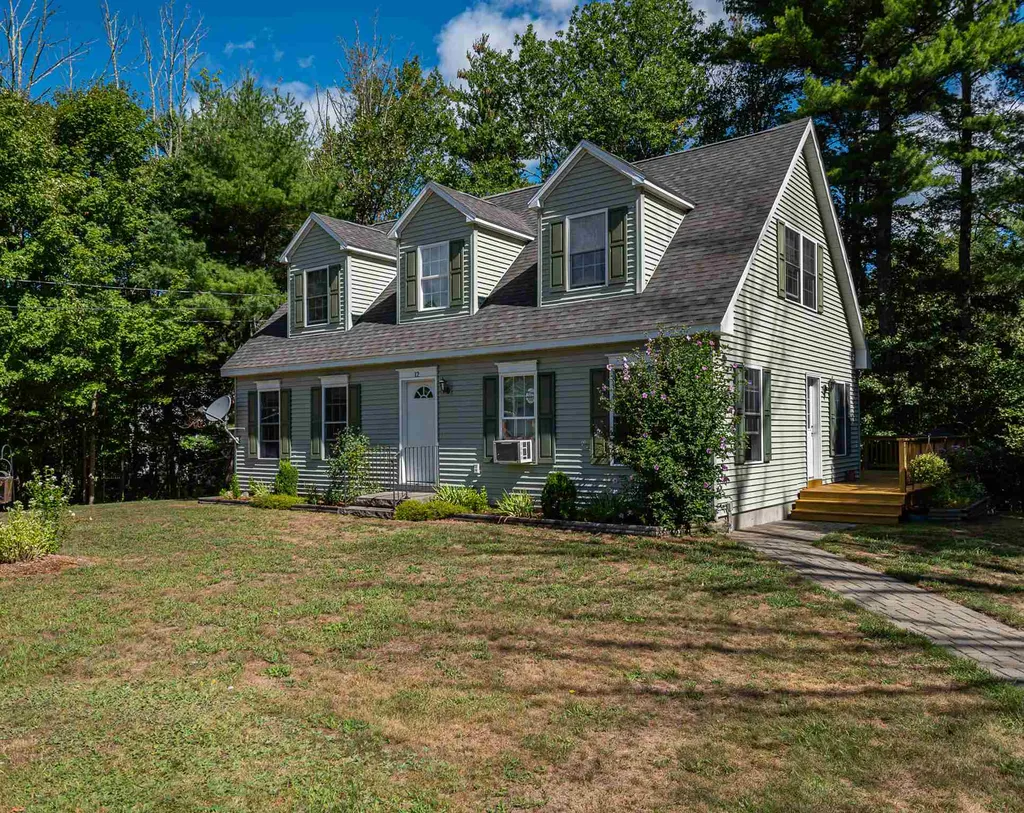 12 Church Street Barrington NH 03825