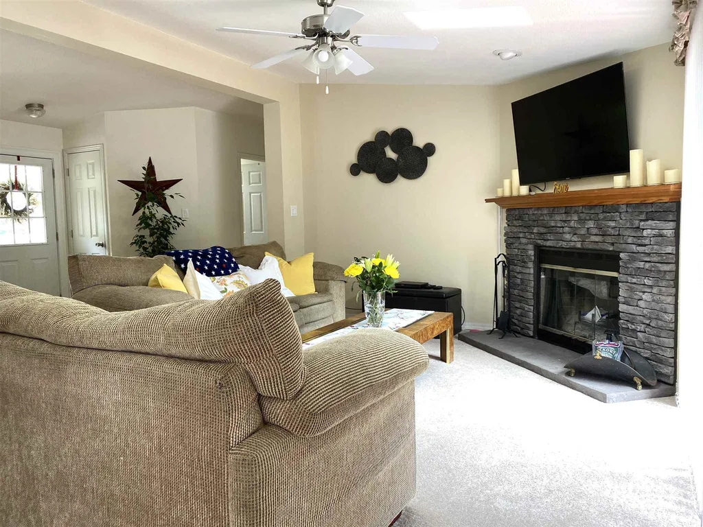 4 Tumbleweed Drive Rochester NH 03867