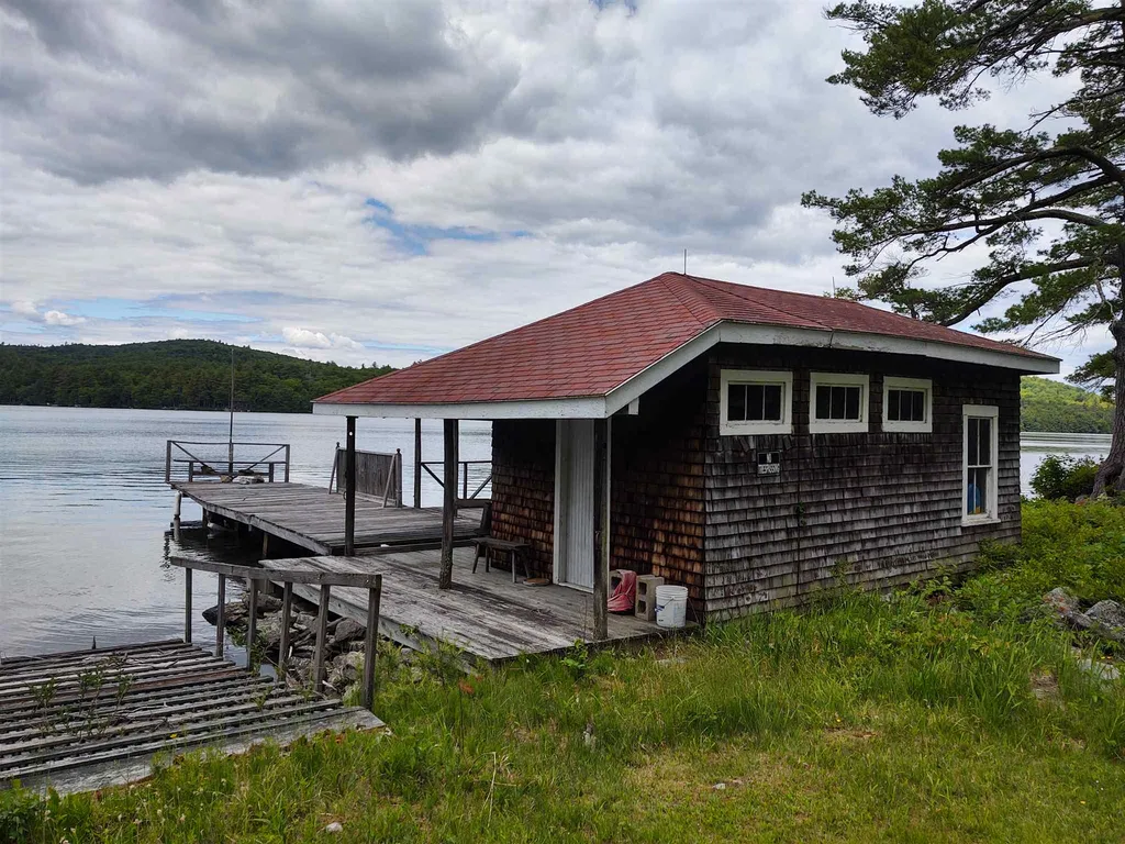 353 Wentworth Road Brookfield NH 03872