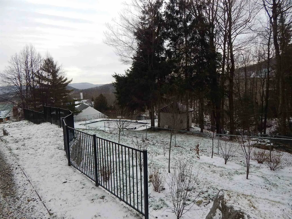 251 Mountainside Drive Warren VT 05674
