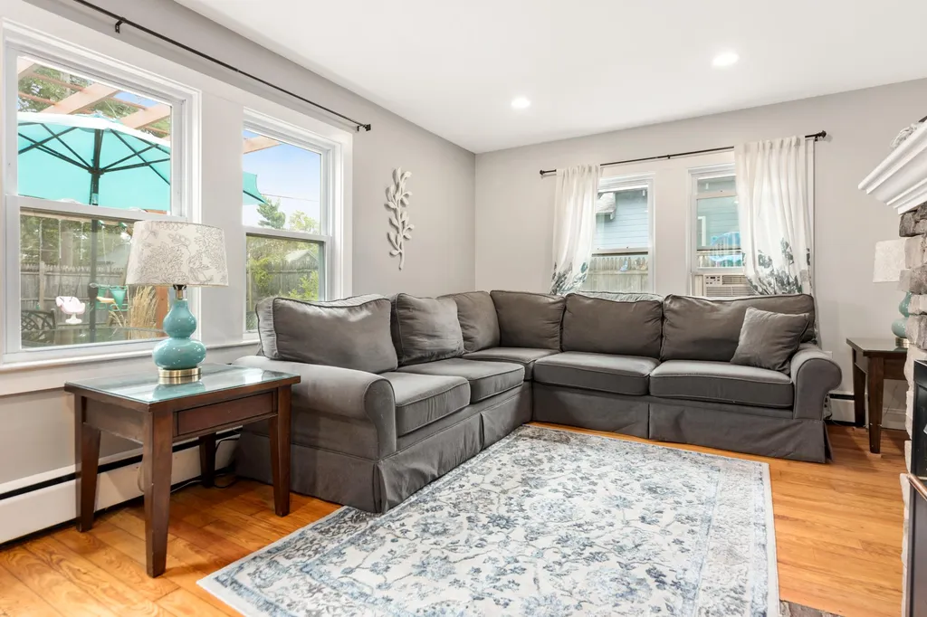 7 Marcoux Road Newton NH 03858-3501