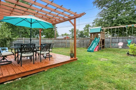7 Marcoux Road Newton NH 03858-3501