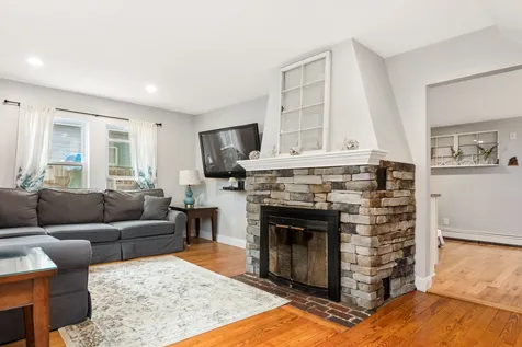 7 Marcoux Road Newton NH 03858-3501