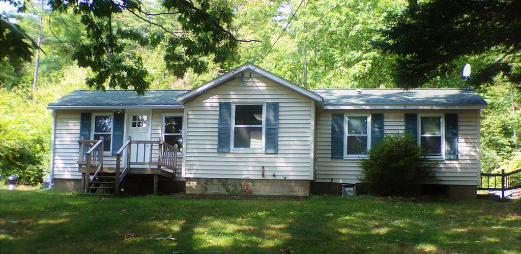 53 Perham Corner Road Lyndeborough NH 03082