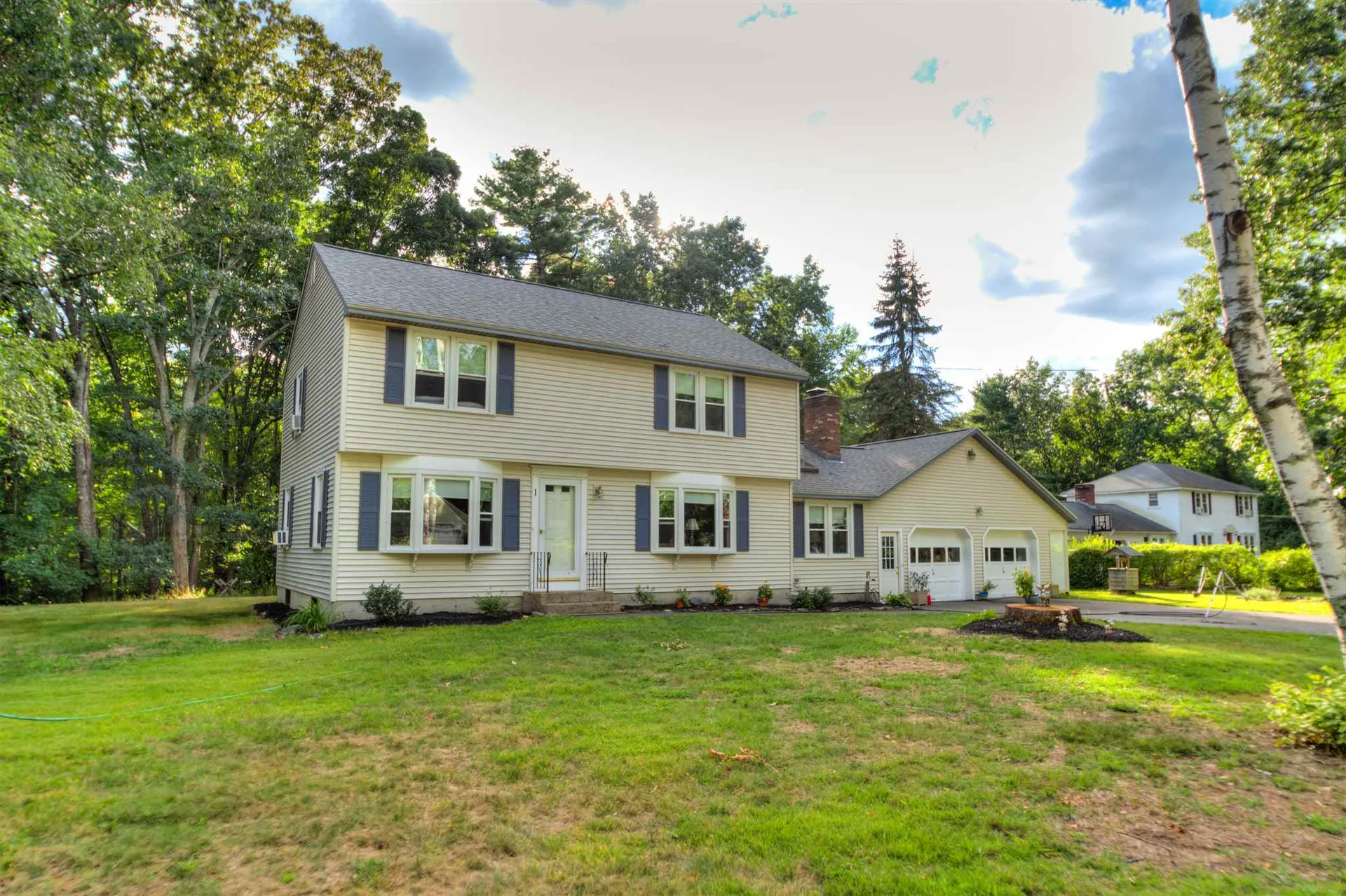 1 King Edward Drive Londonderry NH 03053