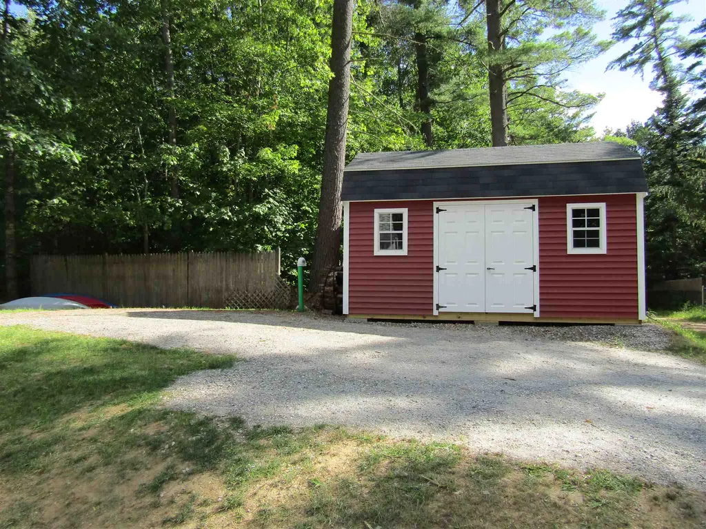 105 Lake Avenue Franklin NH 03235