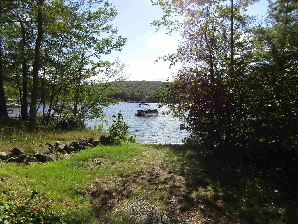105 Lake Avenue Franklin NH 03235