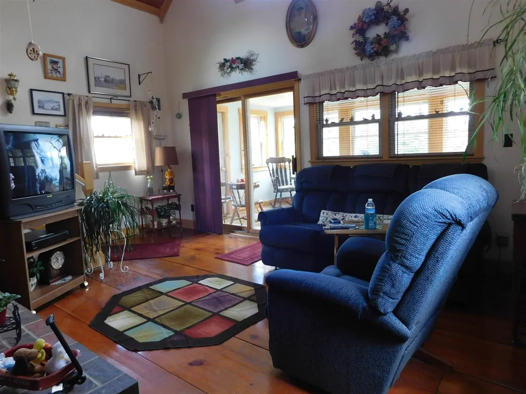 1738 White Mountain Highway Milton NH 03851