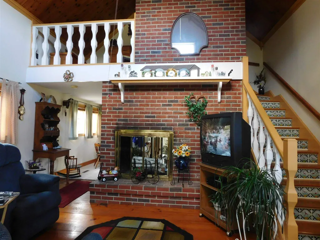 1738 White Mountain Highway Milton NH 03851