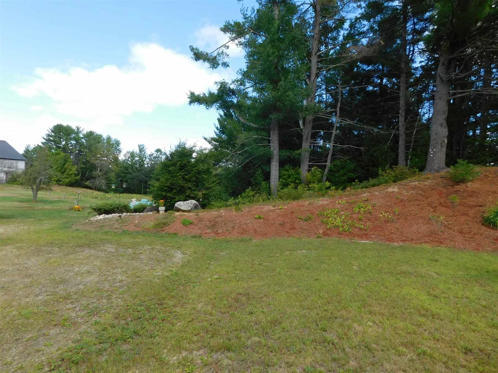 1738 White Mountain Highway Milton NH 03851