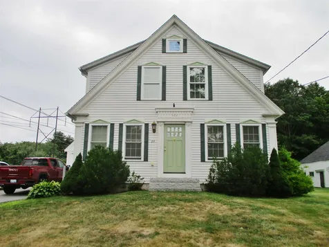 27 Weare Road Seabrook NH 03874