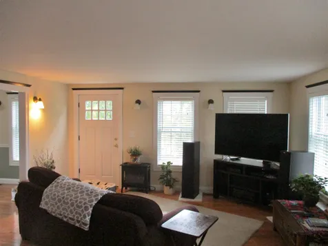27 Weare Road Seabrook NH 03874