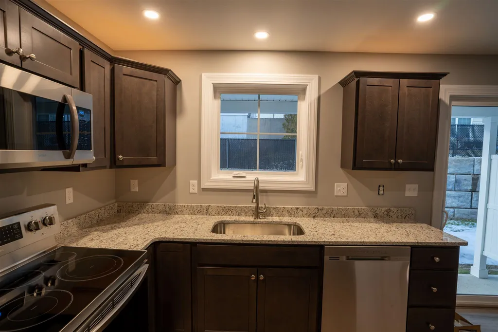 25 Fownes Mill Court Rochester NH 03867
