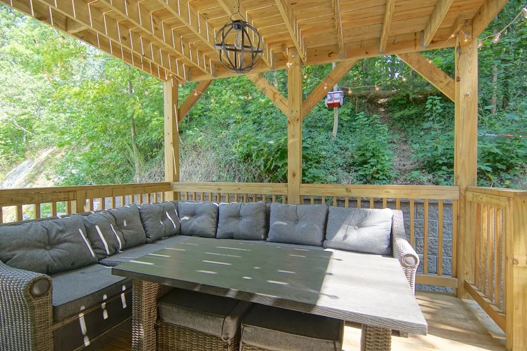 27-33 Exeter Road Newmarket NH 03857