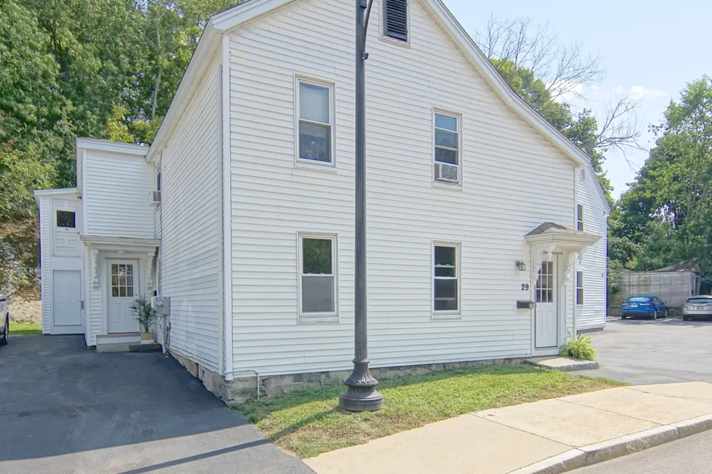 27-33 Exeter Road Newmarket NH 03857