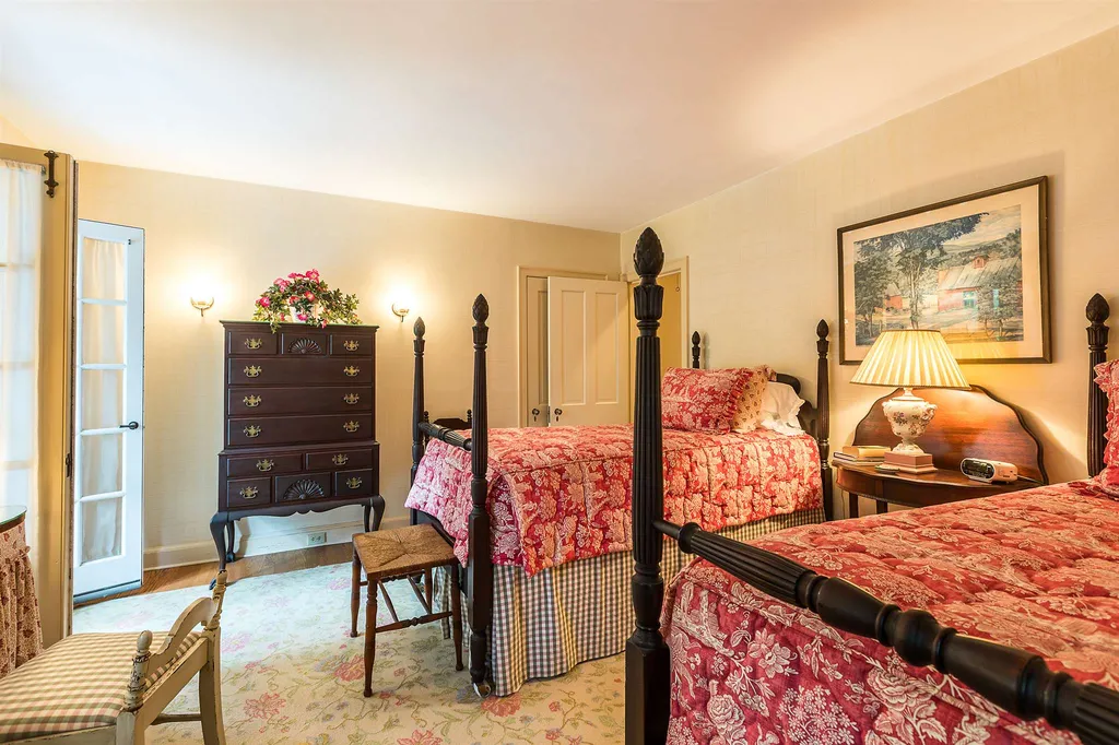 274 Upper Hollow Road Dorset VT 05251