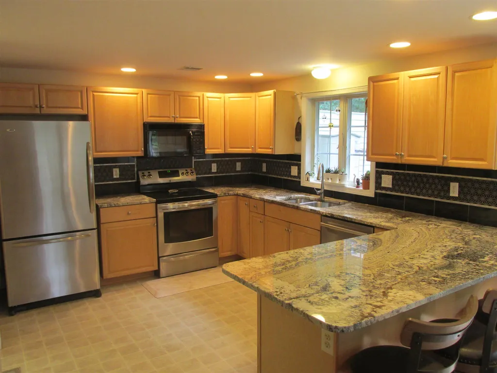 10 Ians Way Milton NH 03854