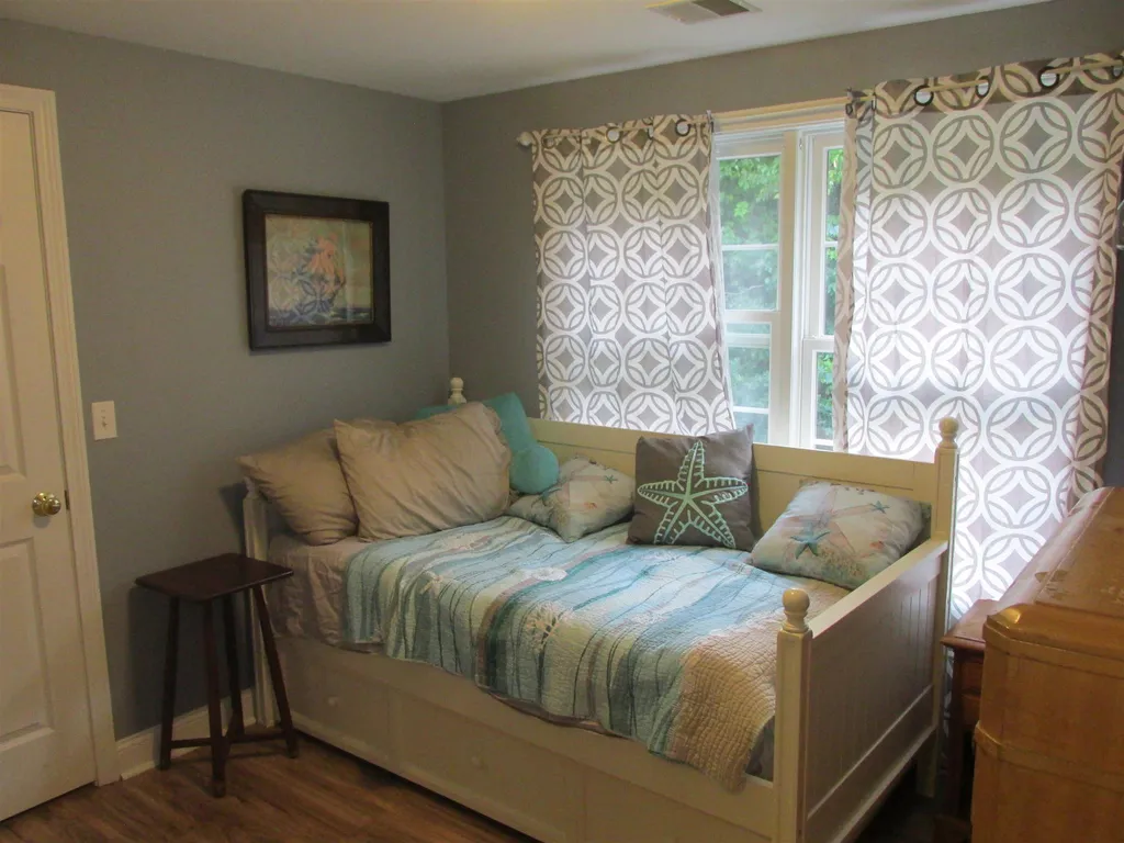 10 Ians Way Milton NH 03854