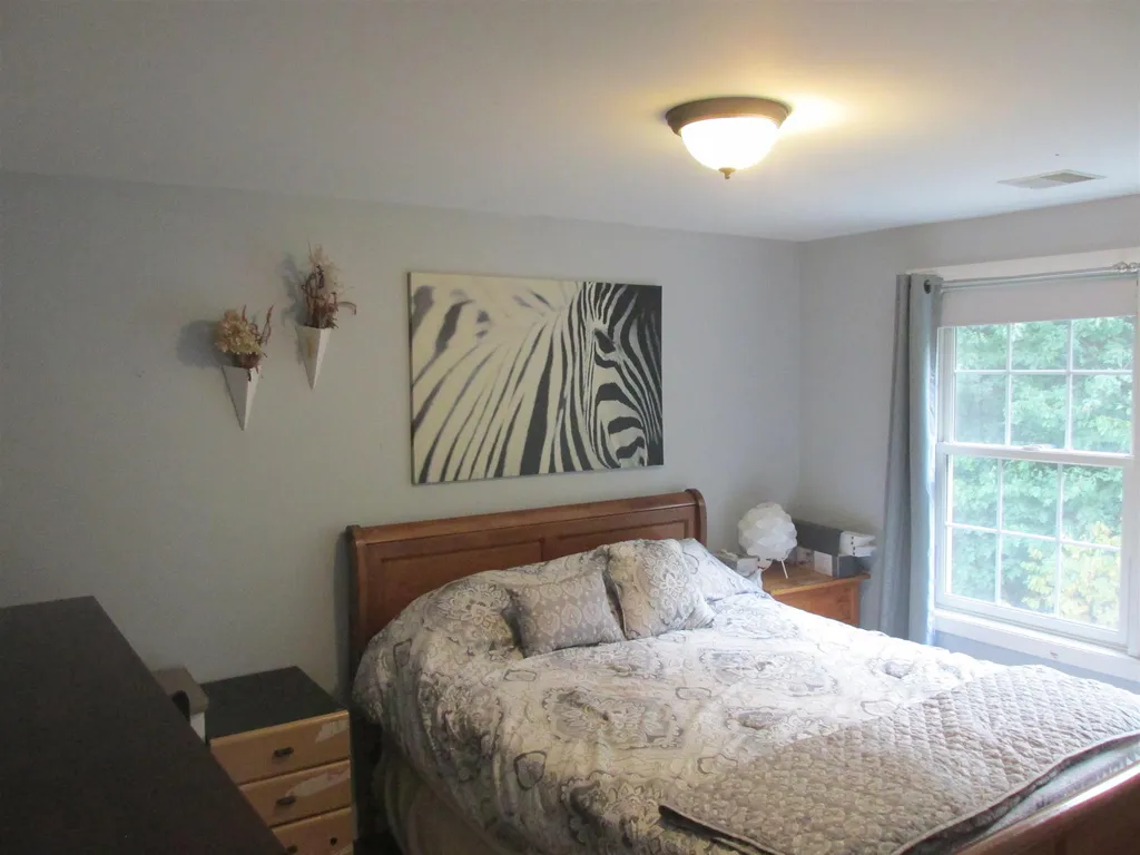 10 Ians Way Milton NH 03854
