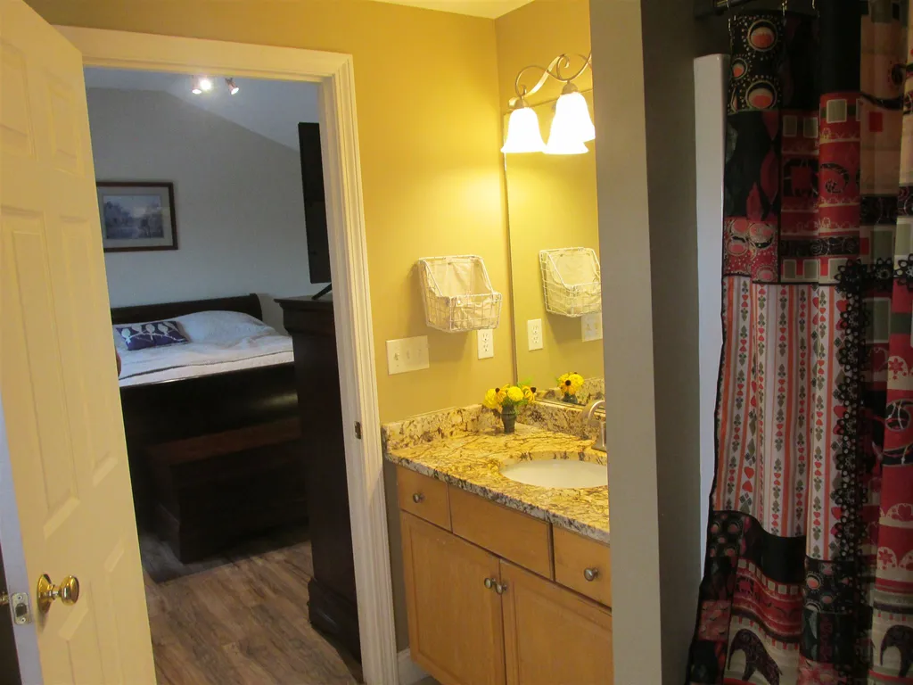 10 Ians Way Milton NH 03854
