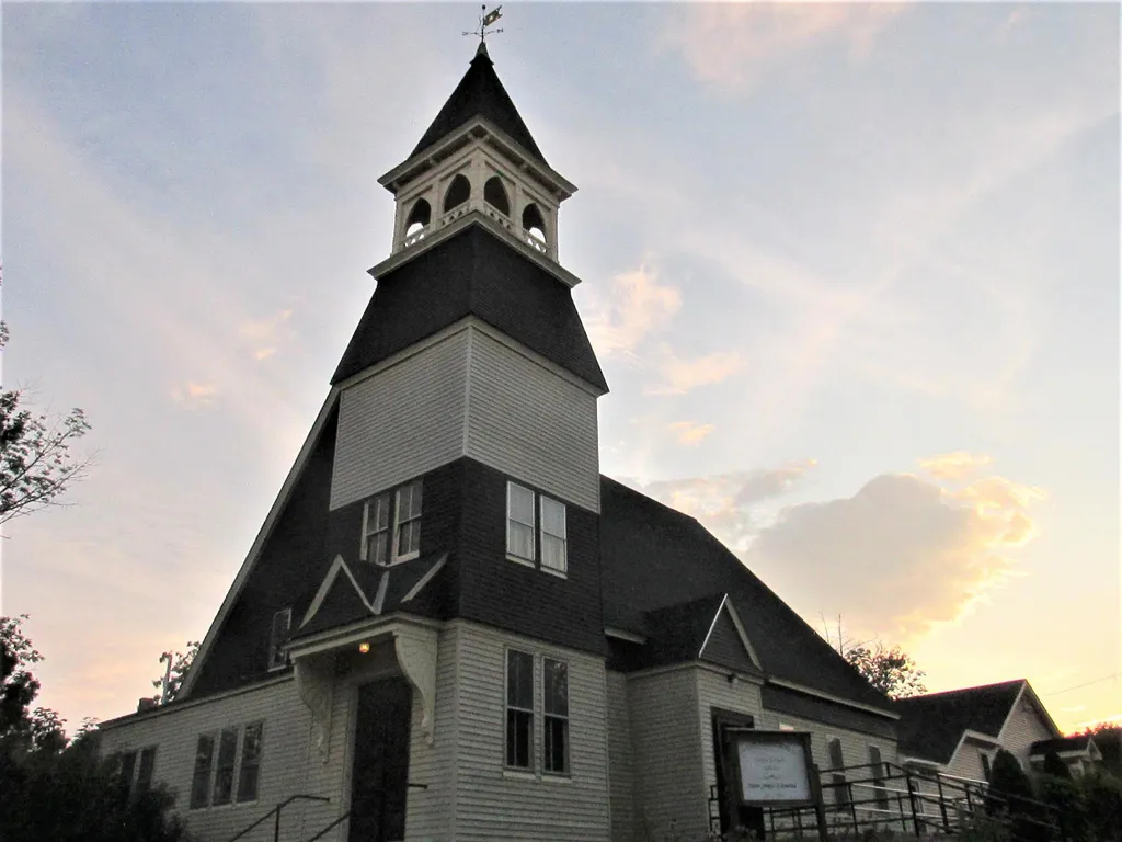 10 Ians Way Milton NH 03854