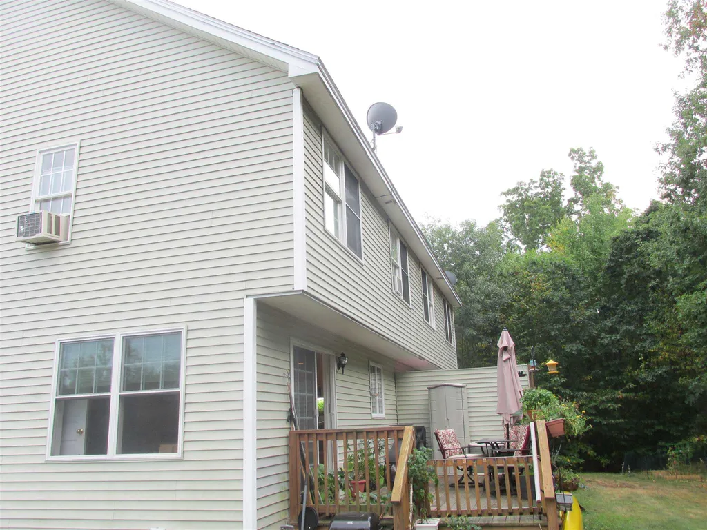 10 Ians Way Milton NH 03854