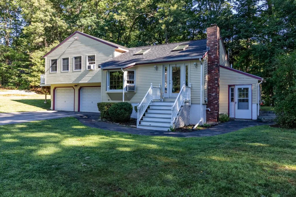 4 Cheryl Avenue Salem NH 03079