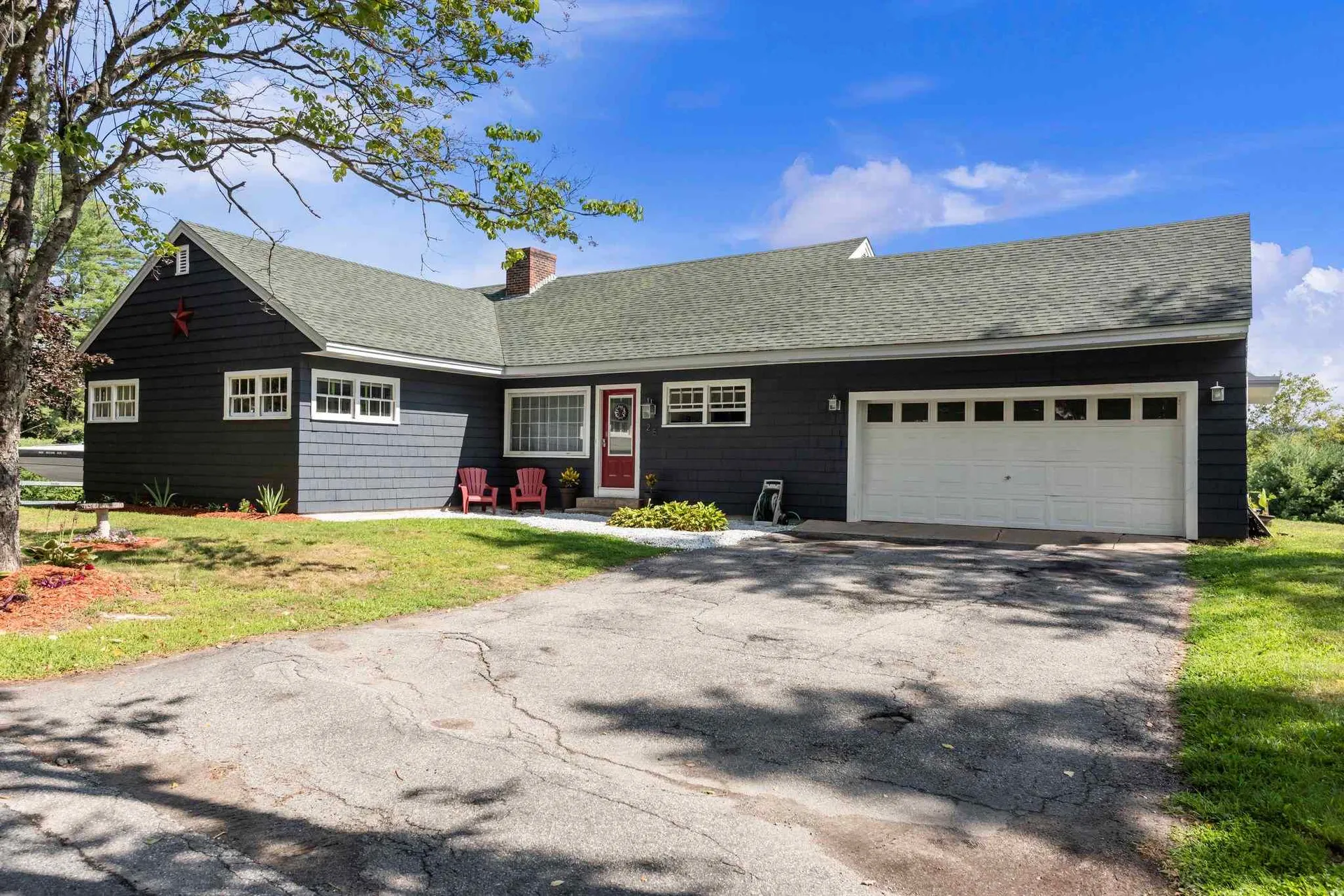 25 Pine Street Newport NH 03773