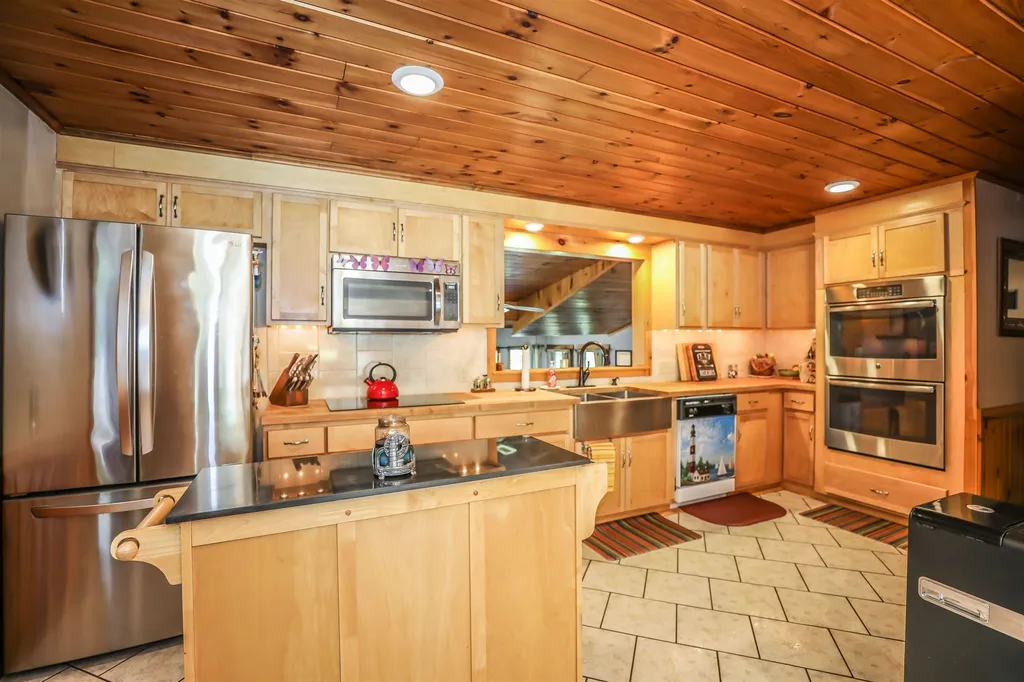 10 Critchett Road Candia NH 03034