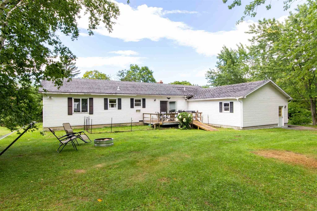 10 Lower Meadow Lane Bristol VT 05443