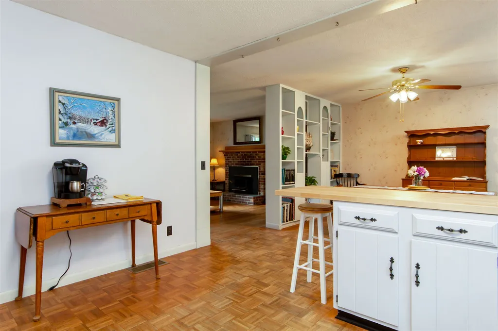 10 Lower Meadow Lane Bristol VT 05443