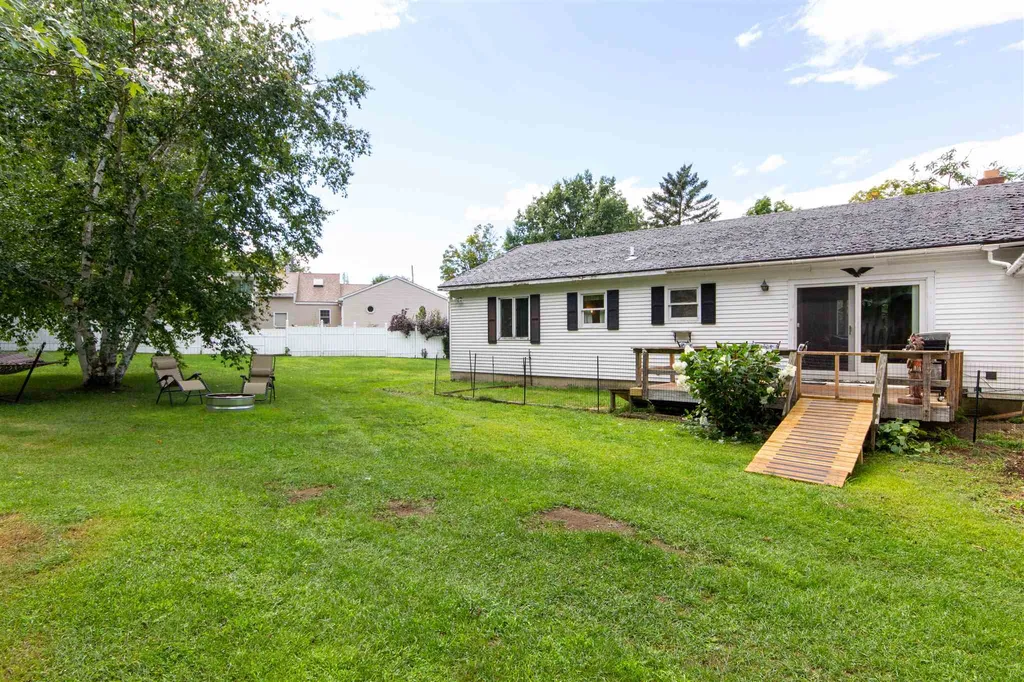 10 Lower Meadow Lane Bristol VT 05443