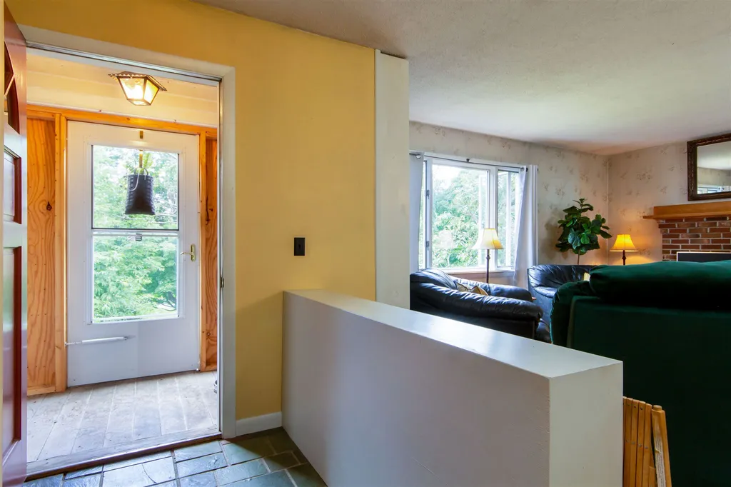 10 Lower Meadow Lane Bristol VT 05443