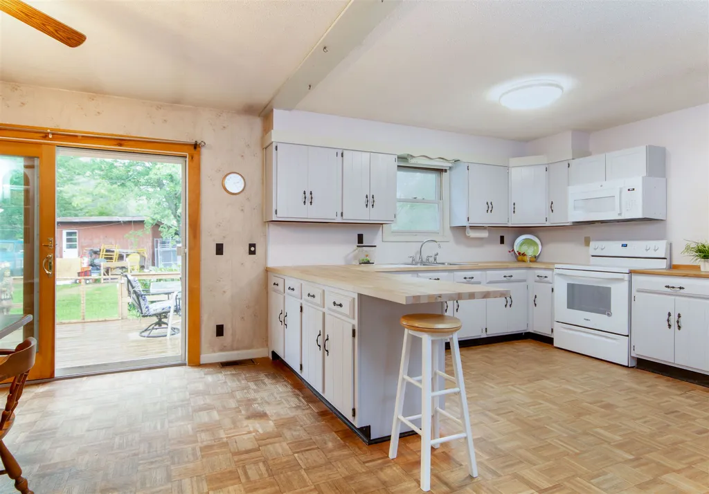 10 Lower Meadow Lane Bristol VT 05443