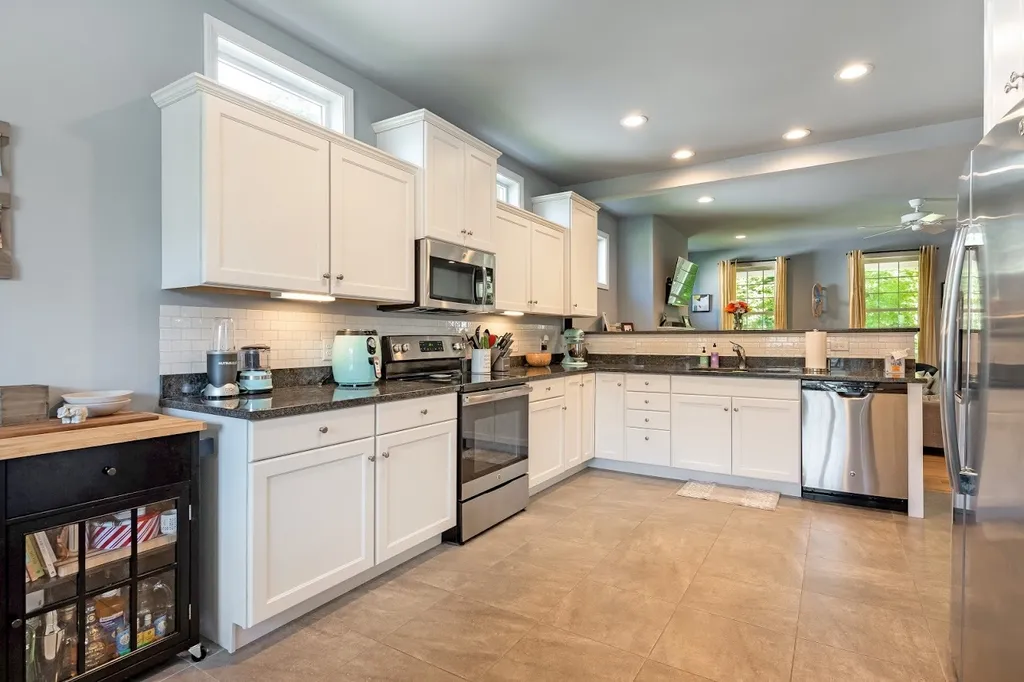96 Waterlefe Way Colchester VT 05446