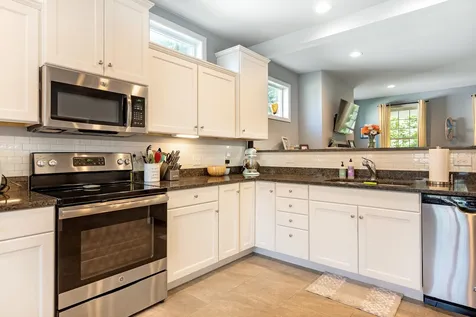 96 Waterlefe Way Colchester VT 05446