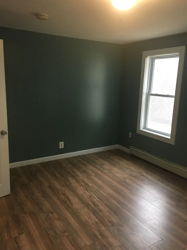 126 W Bow Street Franklin NH 03235