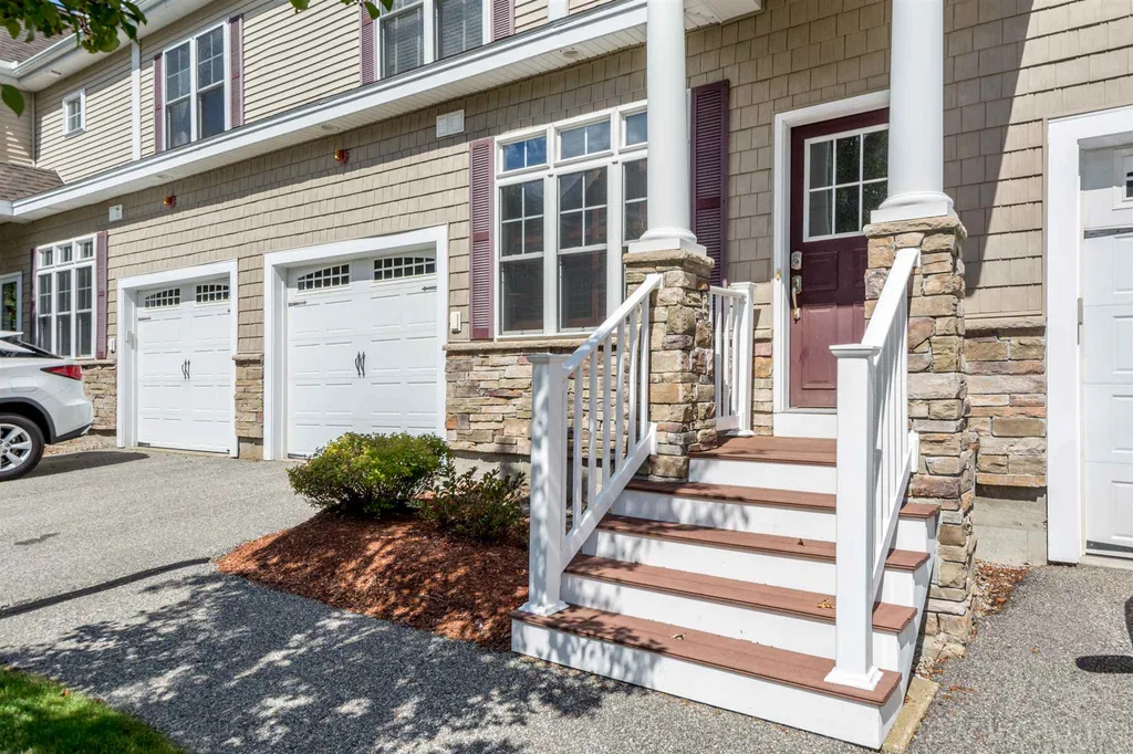 4c Manor Drive Hooksett NH 03106