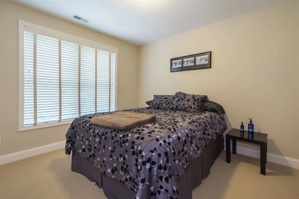 4c Manor Drive Hooksett NH 03106