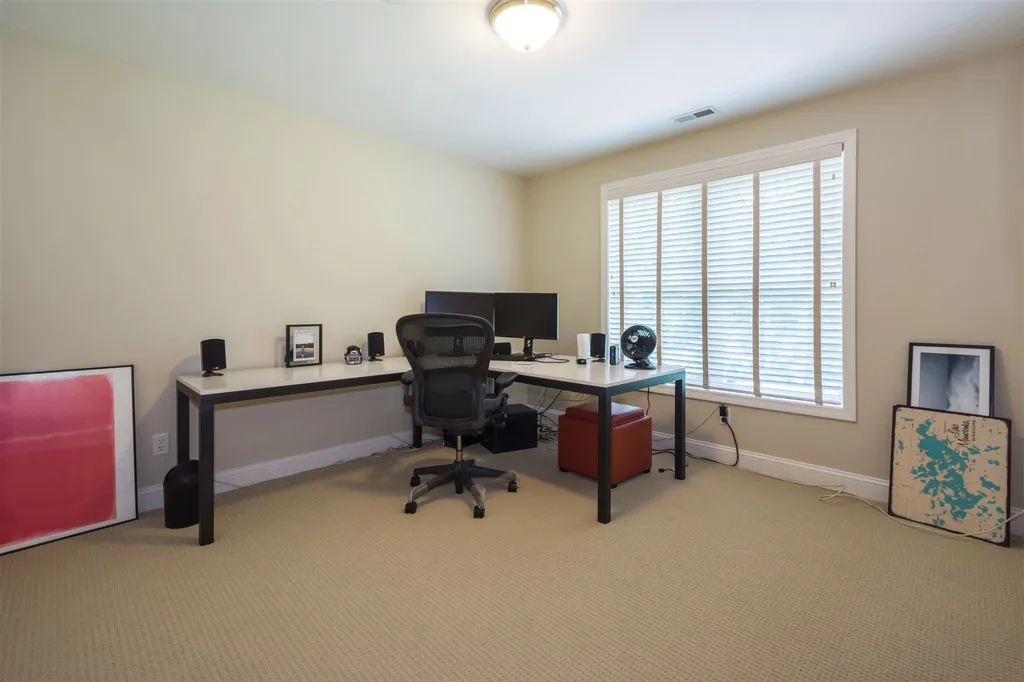 4c Manor Drive Hooksett NH 03106