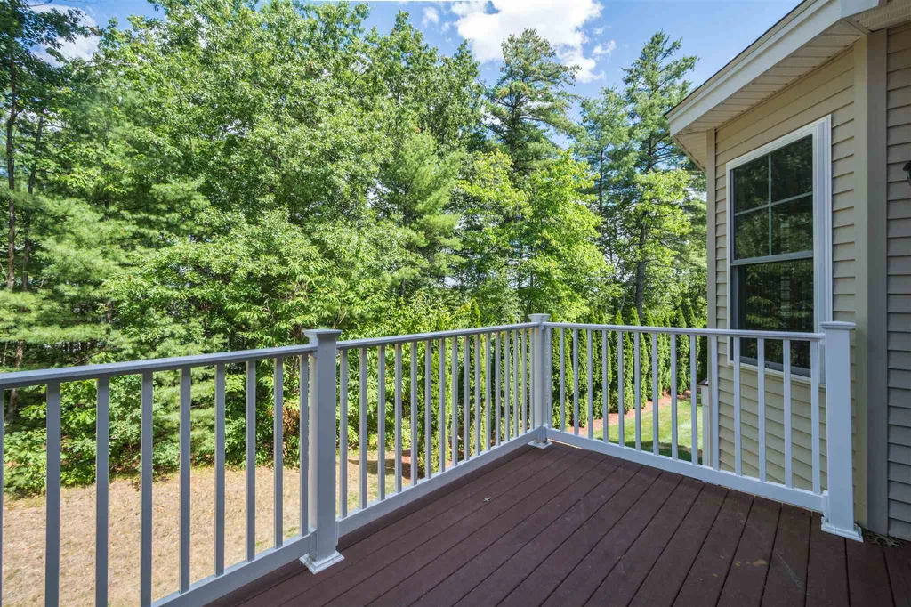 4c Manor Drive Hooksett NH 03106