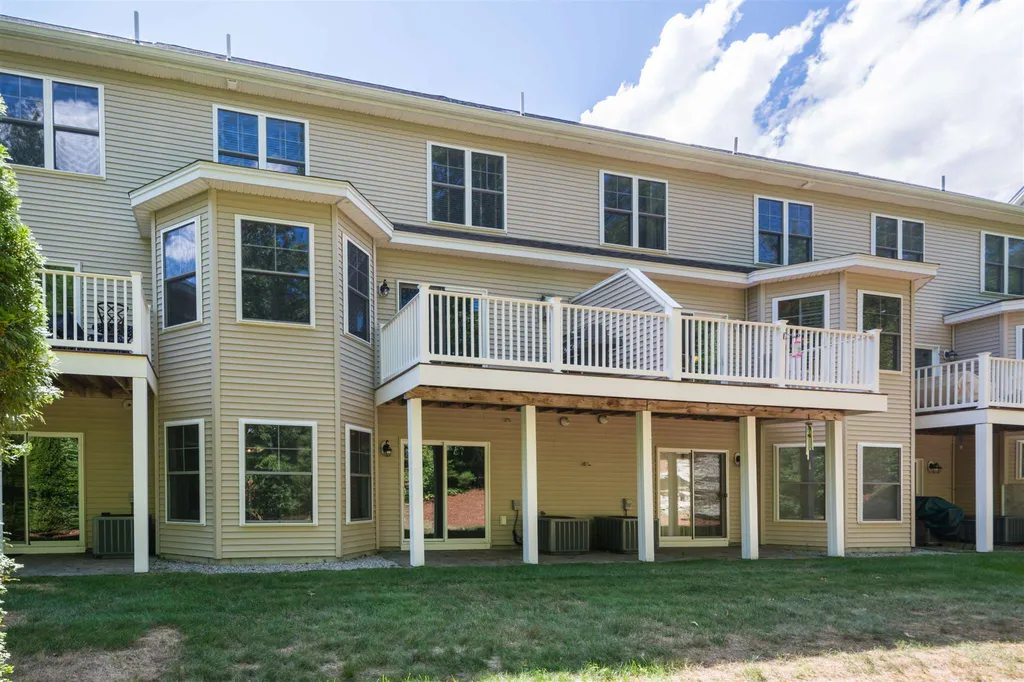 4c Manor Drive Hooksett NH 03106
