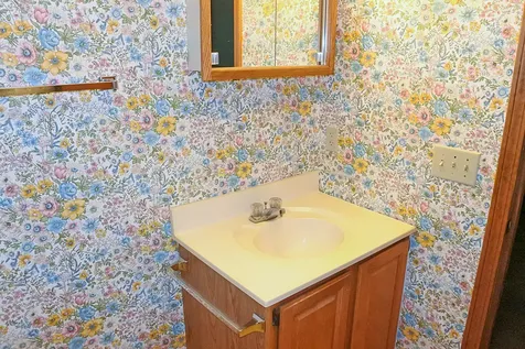 6 Rachel Drive Rutland City VT 05701