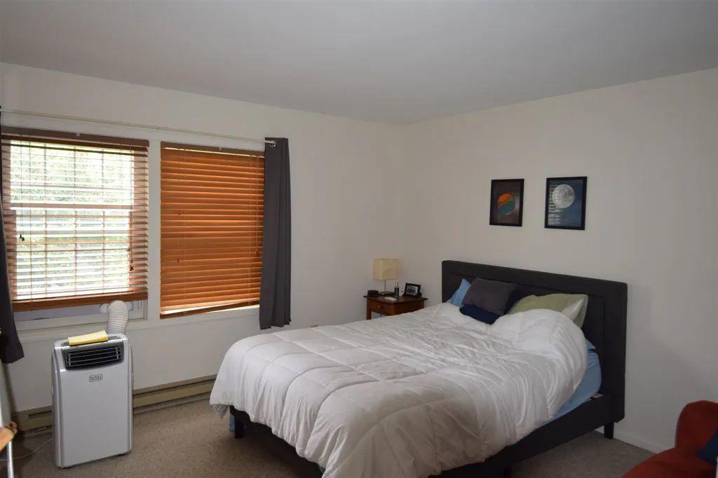 17 Conifer Court Burlington VT 05401