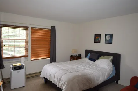 17 Conifer Court Burlington VT 05401