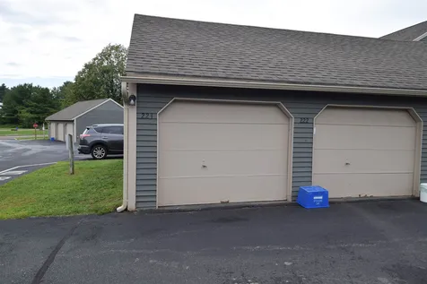 17 Conifer Court Burlington VT 05401